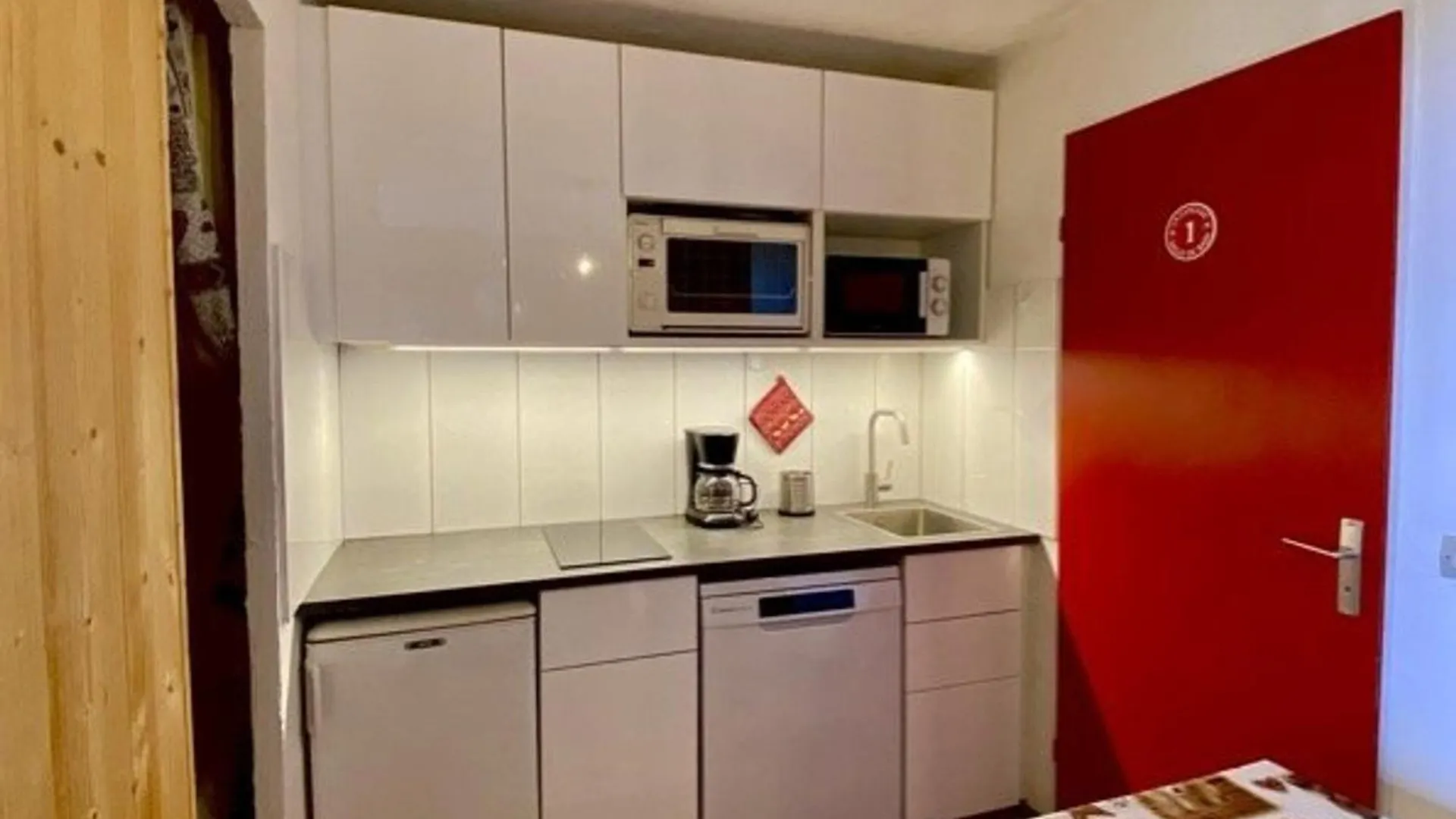 2 Pieces Avec Acces Direct Aux Pistes - 5 Personnes - Wifi Inclus - Fr-1-351-68 Apartment La Plagne 0*,