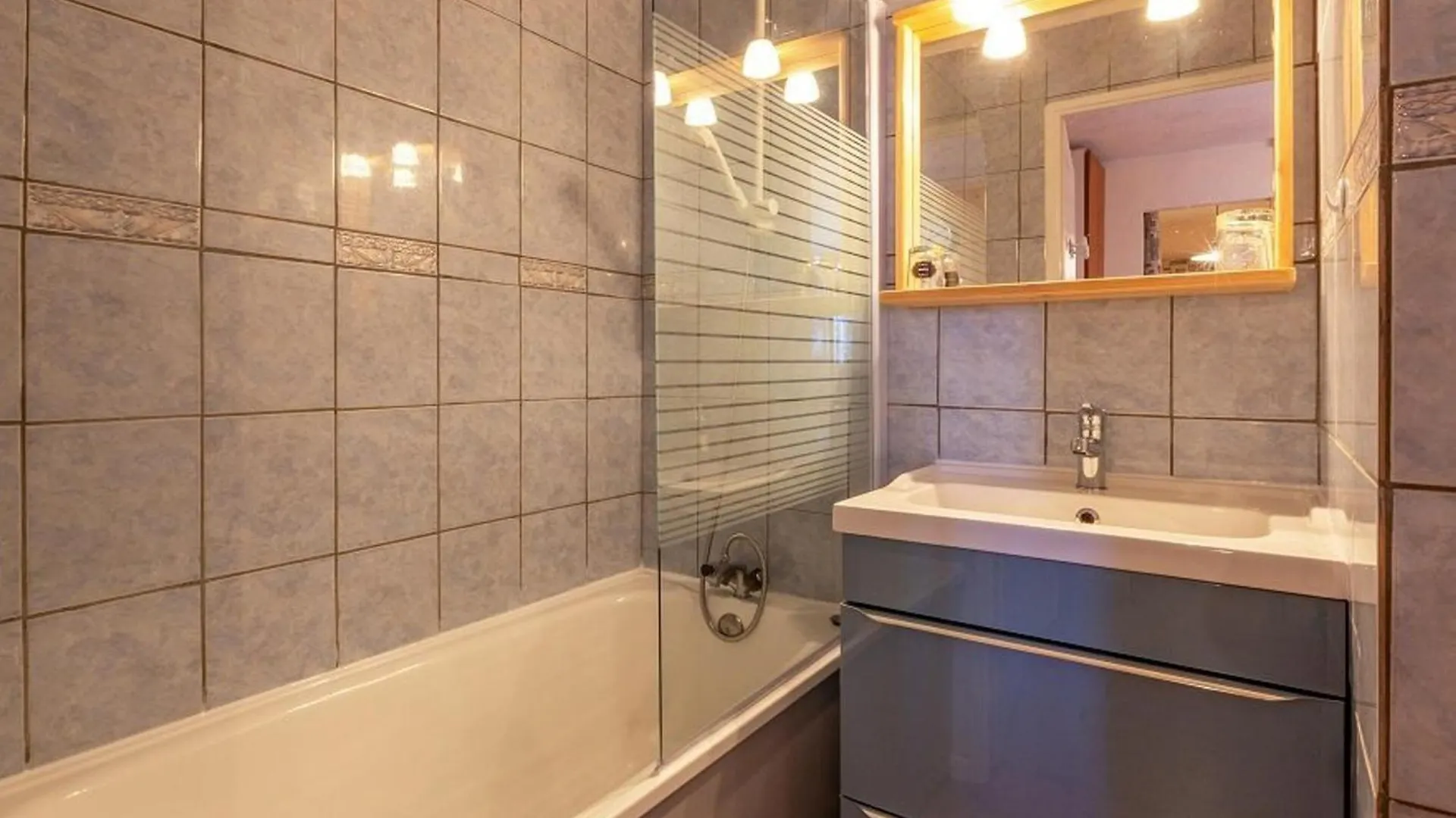 2 Pieces Avec Acces Direct Aux Pistes - 5 Personnes - Wifi Inclus - Fr-1-351-68 Apartment La Plagne