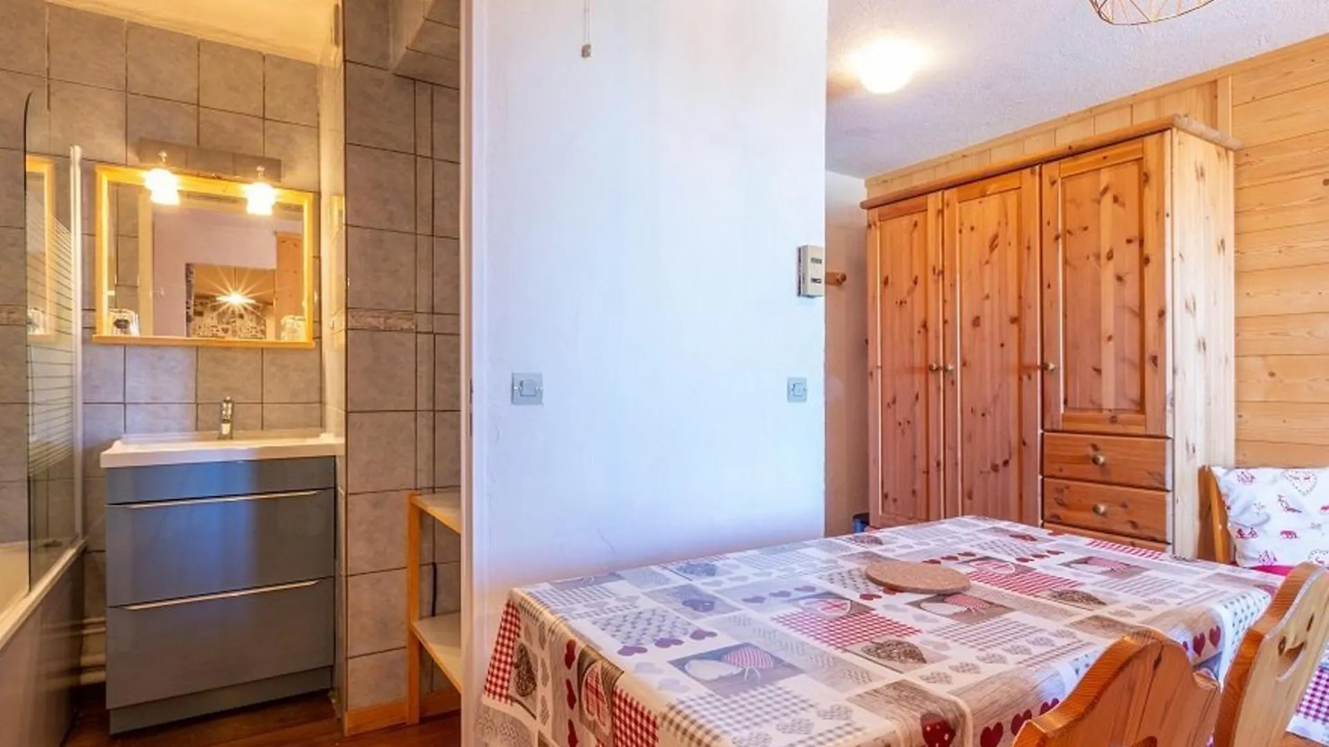 2 Pieces Avec Acces Direct Aux Pistes - 5 Personnes - Wifi Inclus - Fr-1-351-68 Apartment La Plagne