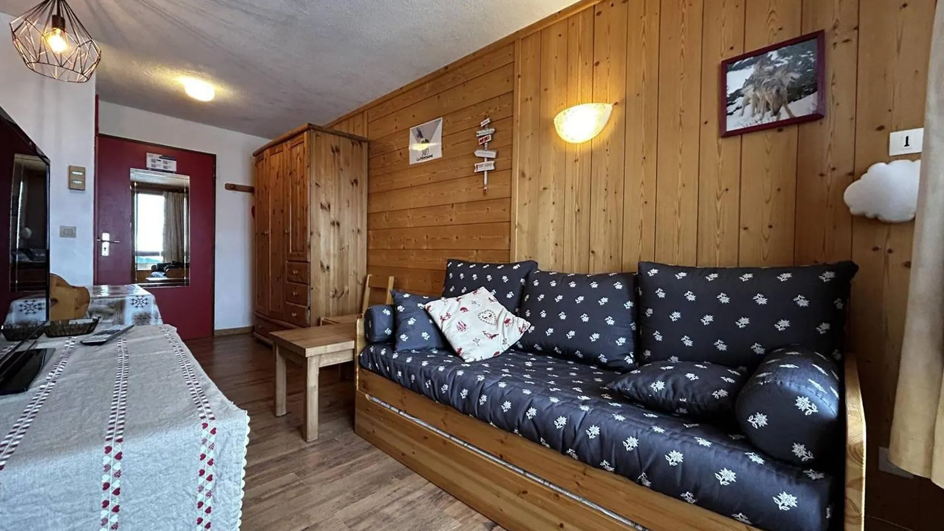 2 Pieces Avec Acces Direct Aux Pistes - 5 Personnes - Wifi Inclus - Fr-1-351-68 Apartment La Plagne